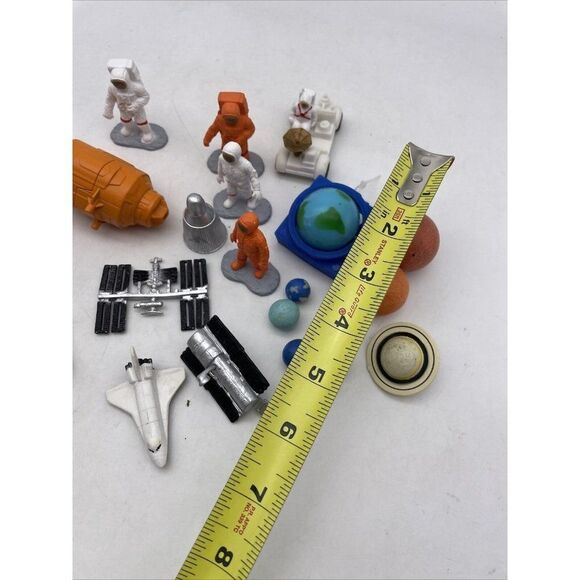 Safari NASA Astronauts Figures Planets and Accessories Toy Figures - Picture 3 of 12